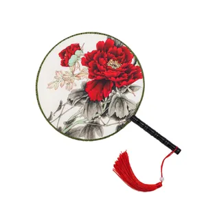 Éventail rond chinois traditionnel avec pivoine rouge, élégant accessoire de danse Hanfu palais.