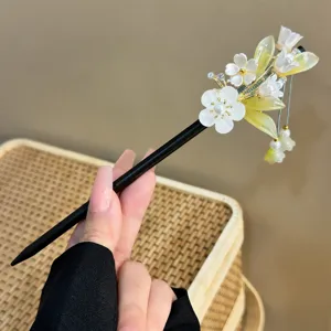 Chinese vintage haarspeld met elegante bloemen en parelkwastjes voor klassieke kapsels.