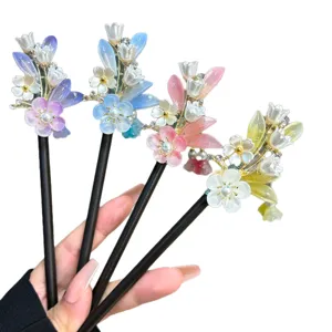 Traditionele Chinese antieke stijl haarspeld set met bloemen en parels voor dames.
