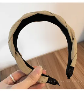Serre-tête tressé minimaliste coréen bandeau matelassé beige accessoire élégant pour femmes