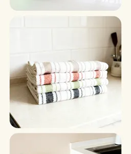 Torchon de cuisine rayé en pur coton style nordique, absorbant et durable pour usage quotidien.