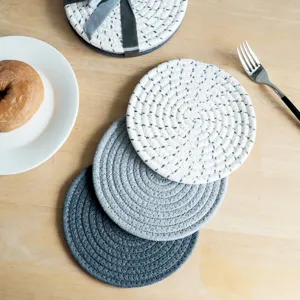 Cotton rope woven placemats round heat insulation pads for kitchen dining table decor