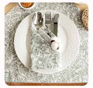 Frische botanische Druck Baumwolle Stoff Serviette Set mit Geschirr Detailansicht.