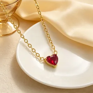 Collana con ciondolo a cuore rosso placcato oro zircone elegante catena clavicola donna