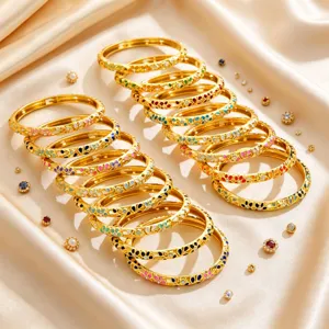 Bracelet Jonc Ouvert Style Palais Rétro en Émail pour Femme Fleur à Cinq Pétales Colorée Strass Alliage Bijoux de Mode Cadeau