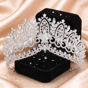 Atemberaubende silberne Legierung Kristall Braut Tiara Barock Strass Krone Hochzeit Haar.