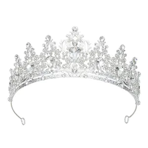 Nahaufnahme Detail der silbernen europäischen Braut Strass Tiara Krone für Hochzeit Abendkleid.