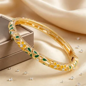 Bracelet jonc ouvert floral en émail vintage avec gouttes d'huile colorées et strass.