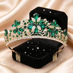 Atemberaubende Goldtiara mit grünen Kristallen, perfektes Braut-Haaraccessoire für Partys.