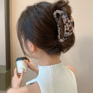 Große Acetat Haarklammer hohle Mondsichel Haarklammer für Damen elegantes Haarstyling