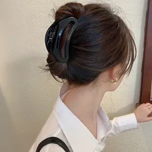 Schwarze Haarklammer große hohle Mondform elegante Haarkralle für Frauen Haarstyling Zubehör