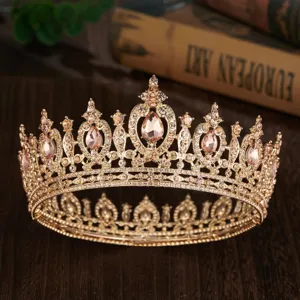 Prachtige Europese barokke ronde kroon met glinsterende strass-steentjes voor geweldige events.