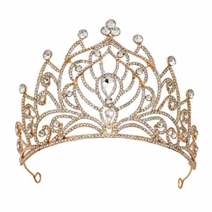 Meravigliosa tiara da sposa dorata con strass scintillanti, grande corona nuziale elegante.