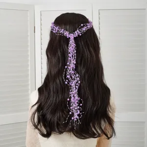 Vigne de cheveux de mariée en perles violettes, design délicat tissé à main pour coiffure de mariage.