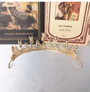 Exquisite gold crystal bridal tiara crown elegant wedding hair accessory for women detail view