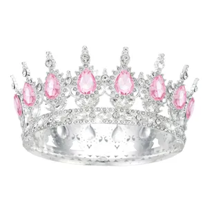 Détail exquis de couronne de mariée baroque, strass scintillants avec cristaux roses.
