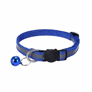 Langlebiges blaues reflektierendes Katzenhalsband mit Katzenkopfschnalle und blauer Glocke