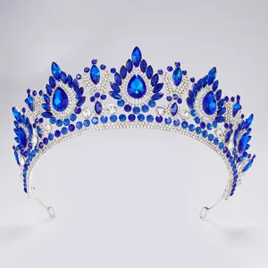 Atemberaubende silberne Brautkrone Diadem mit dunkelblauen und klaren Strasssteinen.