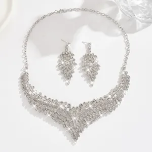 Gorgeous crystal rhinestone necklace and earrings set, luxury party dress fashion jewelry accessory