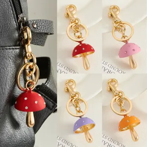 Schattige Paddenstoel Metaal Sleutelhanger Strass Tas Bedel Hanger Sleutelhanger Mode Sieraden Cadeau Voor Vrouwen
