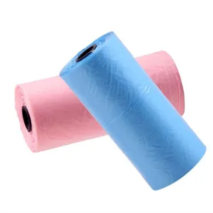 Due rotoli di sacchetti resistenti per rifiuti di animali domestici in rosa e blu