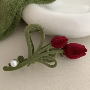 Samt Tulpen Haarklammer mit Perle Detail, elegante Blumen Haarspange für Damen und Mädchen.