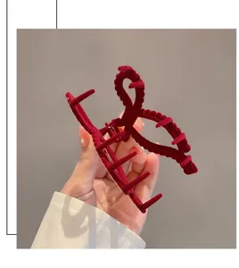 Molla per capelli con fiocco in velluto bordeaux, elegante pinza per acconciature con strass.