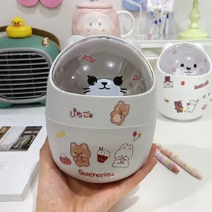 Mini pattumiera da scrivania bianca con coperchio a forma di gatto e adesivi orsetti
