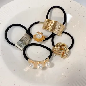 Chique Koreaanse stijl metaal parel haar elastiekjes set elegante zwarte elastiekjes hoofdweergave.