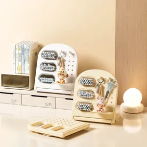 Organizer da scrivania color crema con pannello forato per cancelleria e cosmetici