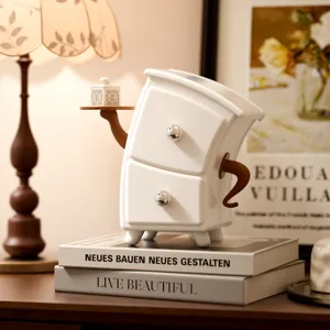 Organizer da scrivania creativo con cassetti bianchi per gioielli e piccola cartoleria