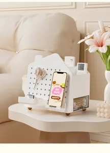 Organisateur de bureau blanc en forme de maison avec panneau perforé pour papeterie
