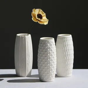 Modern Minimalist White Ceramic Flower Vase Desktop Decorative Ornament Pineapple Bamboo Diamond Vertical Stripe Table Vase