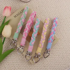Bunte geflochtene Handykette mit Perlen und Herzverschluss fuer niedlichen taeglichen Stil