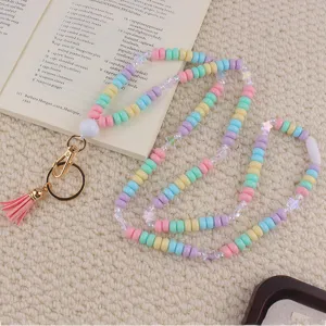 Macaron acryl platte kraal lanyard met gouden sluiting en roze kwastje voor sleutels of badge.