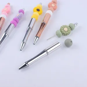 DIY Perlenstifte mit süßen Silikon Gänseblümchen Perlen und Metallgehäuse für Handarbeiten.