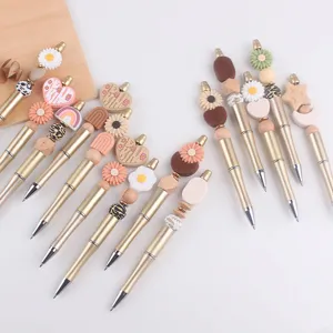 DIY Perlenstifte mit süßen Silikon Gänseblümchen Herz Anhängern und Metallgehäuse zum Schreiben.