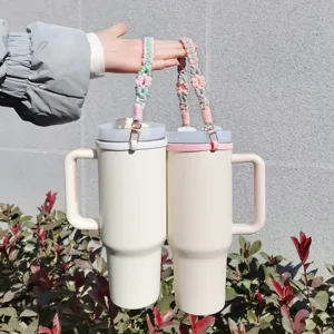 Handgefertigter Häkelblumen Tragegurt Thermobecher stilvolles Outdoor Zubehör für Becher