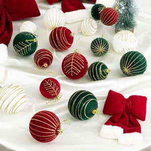 Beflockte Weihnachtskugeln Bordeaux Gruen Samt Ornamente Baumhaengen Deko 8CM Set