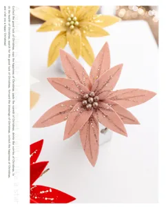 Weihnachten Samt Blume Detailansicht, rosa glitzernder künstlicher Weihnachtsstern Anhänger.
