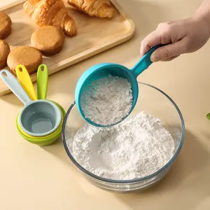 Kleurrijke 4-delige maatbeker- en lepelset voor bakmeel en huisdierenvoeding keukengereedschap
