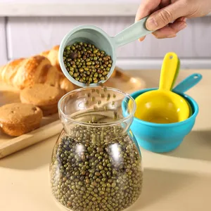 Kleurrijke kunststof maatschepjes set voor bakken en koken in de keuken 4 stuks