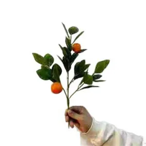 Finto ramo di arancia pianta artificiale di frutta foglie verdi decorazione casa