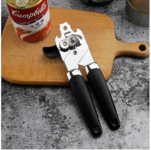 Edelstahl Dosenöffner Detail mit robuster Schneidkategorie und ergonomischem schwarzem Griff.