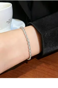 S925 Sterling Silber Gedrehte Kette Armband für Damen Elegante Minimalistische Schmuck Detail