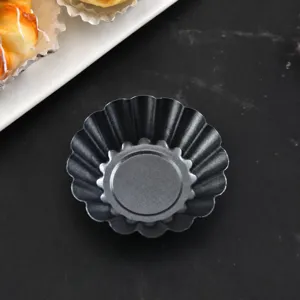 Forma gia tartes apo anthrakochalyva antiisastiki pachia me kymatisti akri gia to spiti