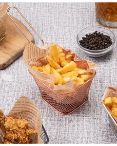 Panier à frites en treillis métallique or rose avec doublure en papier sulfurisé pour cuisine