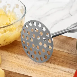 Presse-purée de cuisine en acier inoxydable avec trous ronds denses pour purée bien lisse