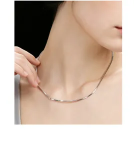 Silberne Schlangenkette Halskette für Damen elegante Kuerzere Kette taeglicher Schmuck