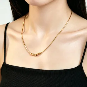 S925 Silber Schlangenkette Halskette mit speziellem Verschluss, eleganter Goldschmuck.
